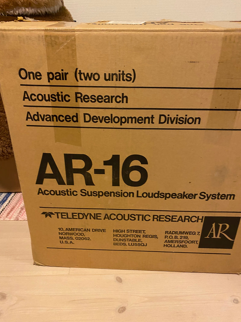 Acoustic Research AR16